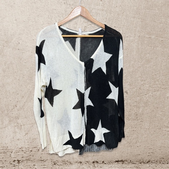 Elan Black and White Star Sweater - Picture 1 of 3